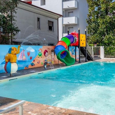 Residence Filmare Riccione Exteriör bild