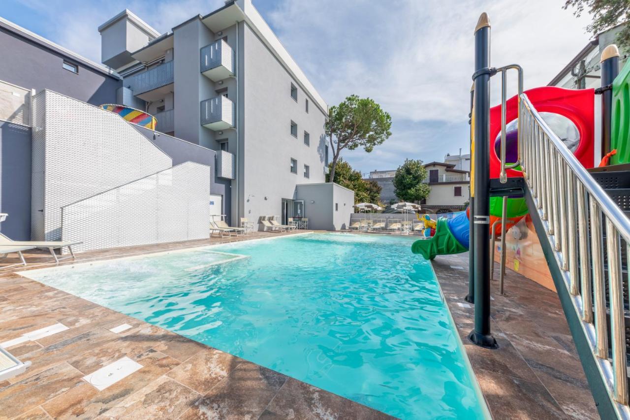 Residence Filmare Riccione Exteriör bild