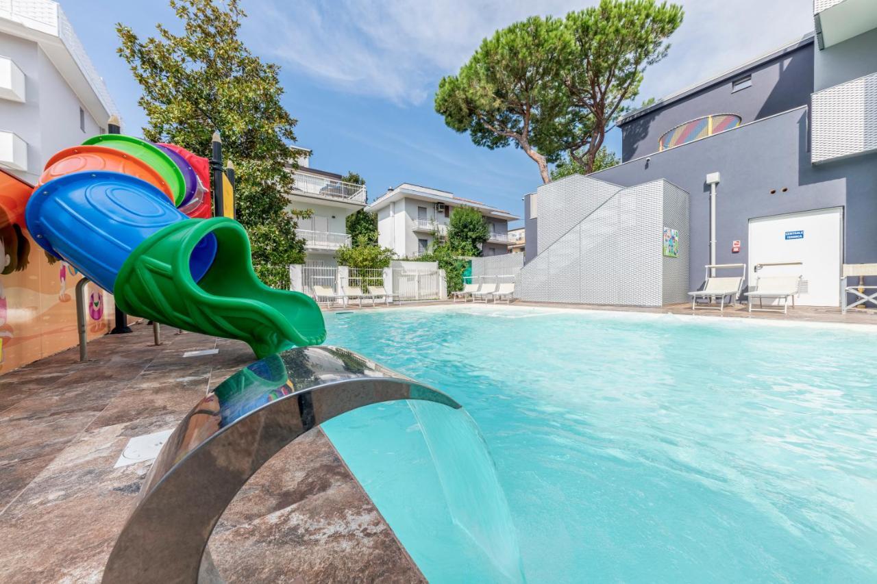 Residence Filmare Riccione Exteriör bild